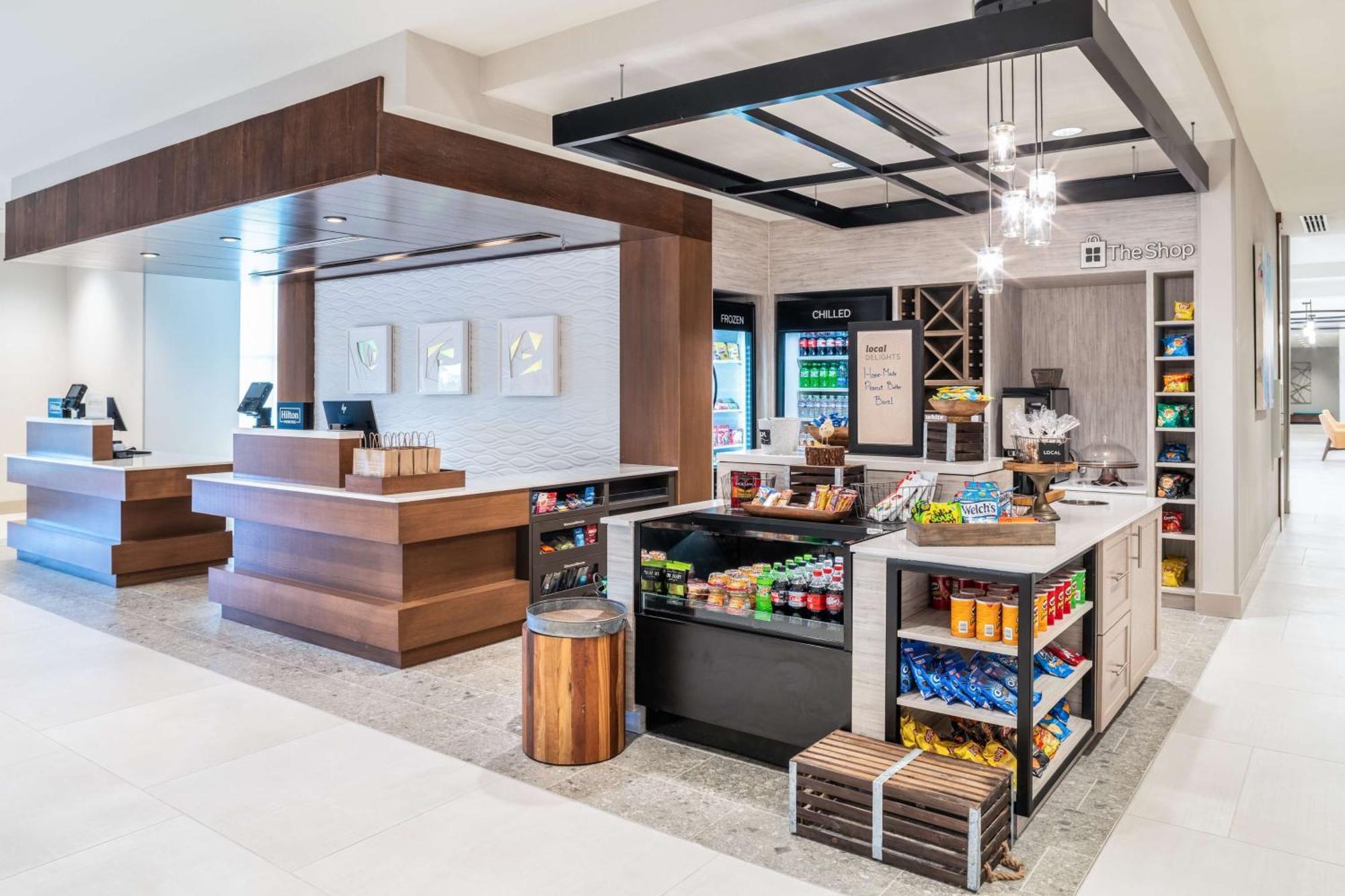 Hilton Garden Inn Brunswick Ngoại thất bức ảnh