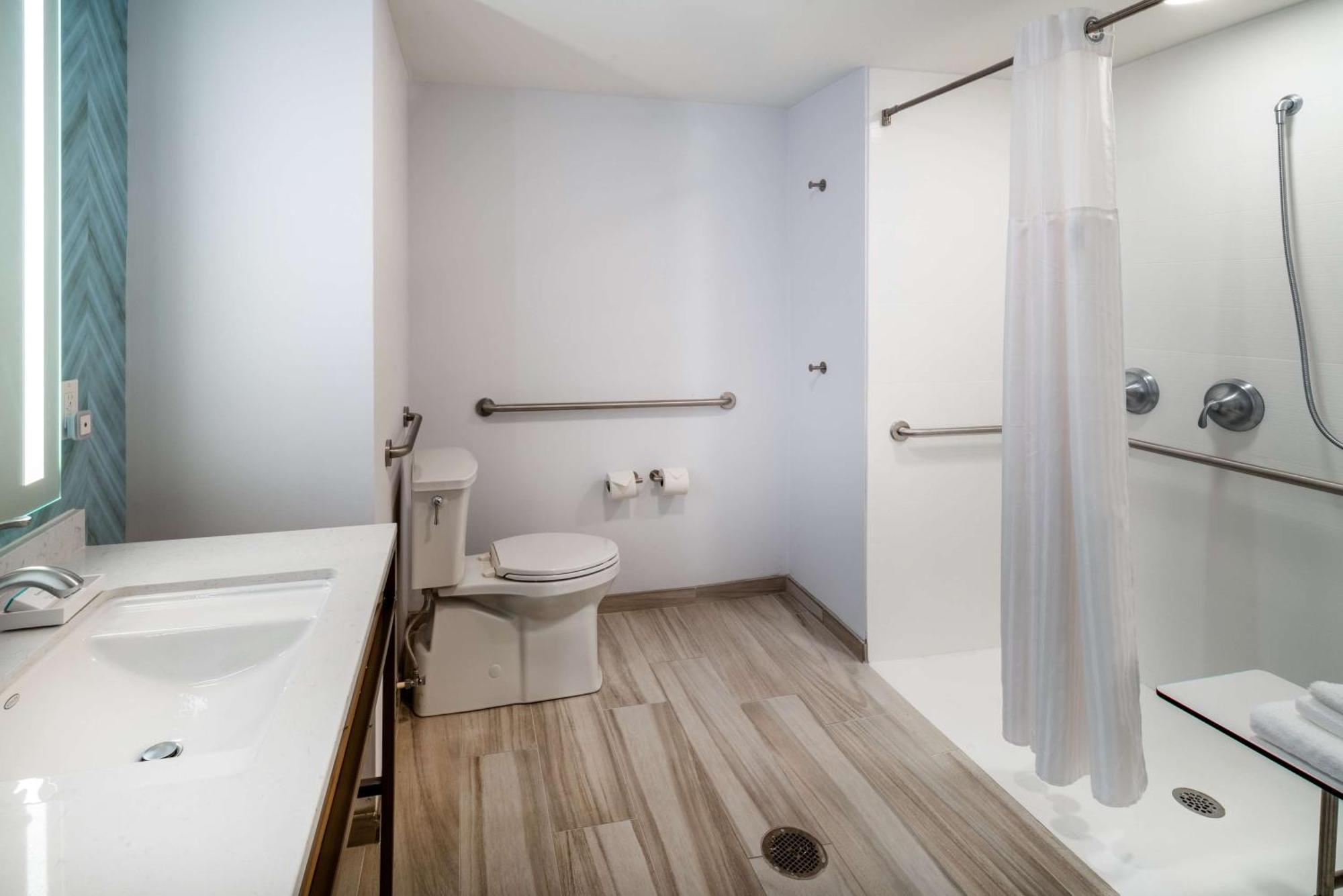Hilton Garden Inn Brunswick Ngoại thất bức ảnh