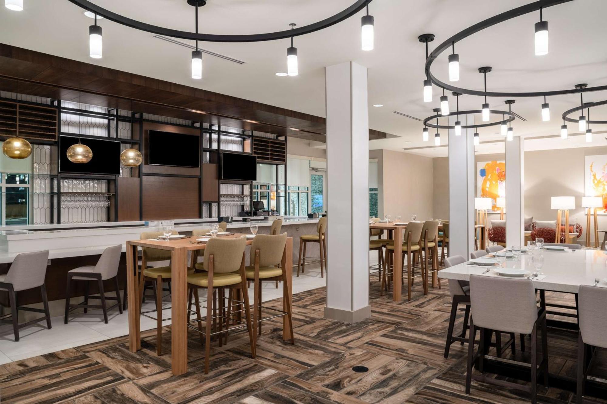 Hilton Garden Inn Brunswick Ngoại thất bức ảnh