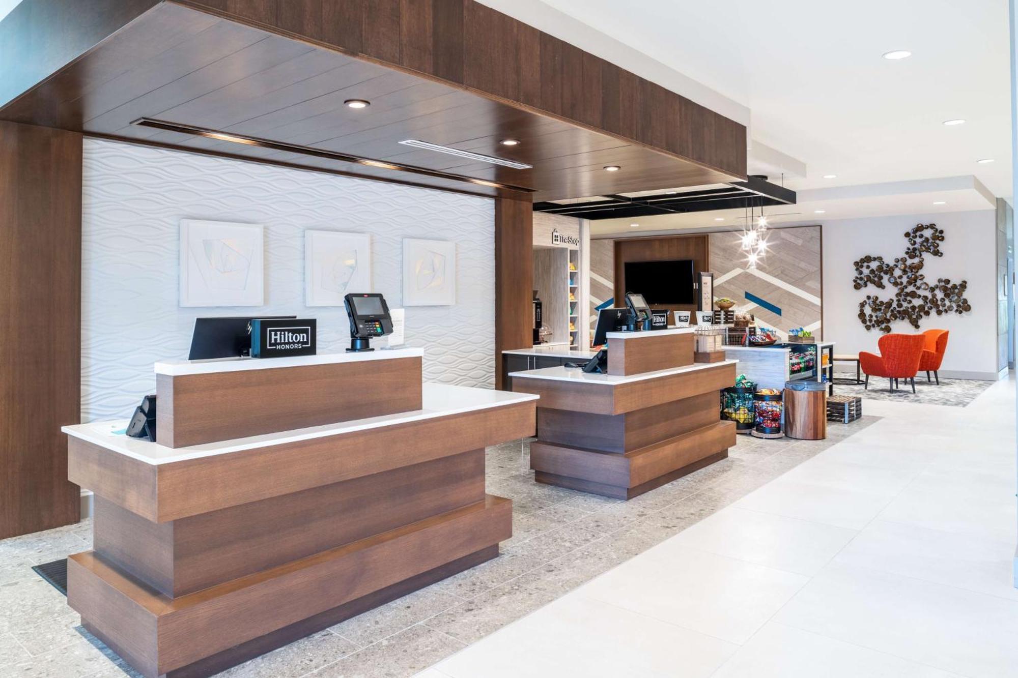 Hilton Garden Inn Brunswick Ngoại thất bức ảnh