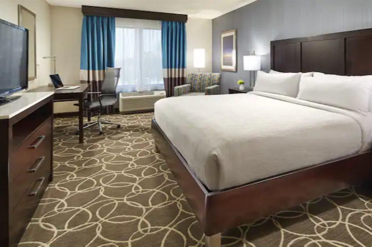 Hilton Garden Inn Brunswick Ngoại thất bức ảnh